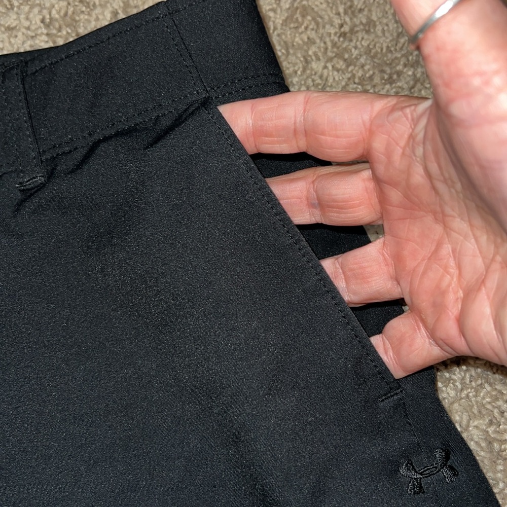 Under Armour black casual short - Picture 3 of 10
